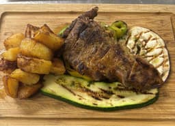 Pluma di iberico e verdure alla griglia, patate alla paprika