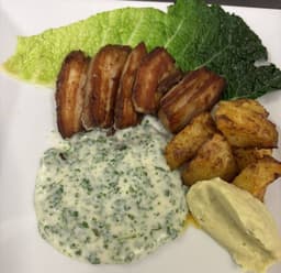 Stegt flaesk med persillesovs
