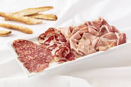 Culaccia di CoRniglio (PR), crudo di Lagrimone, salame di Credera, lardo di Colo...mbare