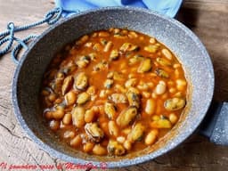 Pepata di cozze sgusciate, fagioli, gnocchi di patate