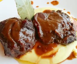 Stufato di guancette, purè di zucca e castagne