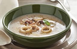 Rosticciata di molluschi e crostacei, purè di legumi