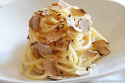 Tagliatelle all'uovo con tartufo bianco d'Alba (L.G)