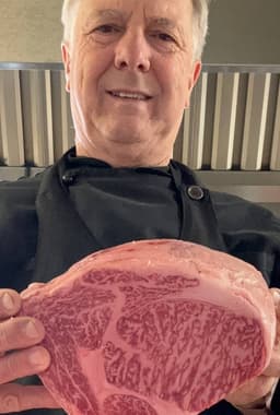 Wagyu beef e verdure alla griglia, patate arrosto. 33/hg